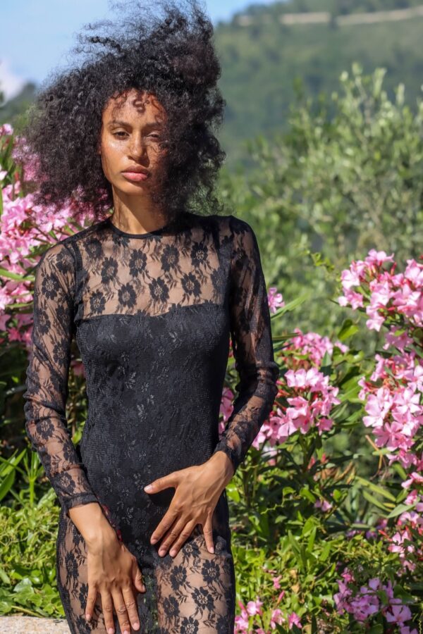Robe Longue en Dentelle Noire Éblouissante – Image 5