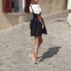 Robe élégante noire et blanche à manches bouffantes – Look chic intemporel – Image 4